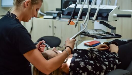 My Dentist’s Chair Nightmare: A Raw Confession of Pain and Fear